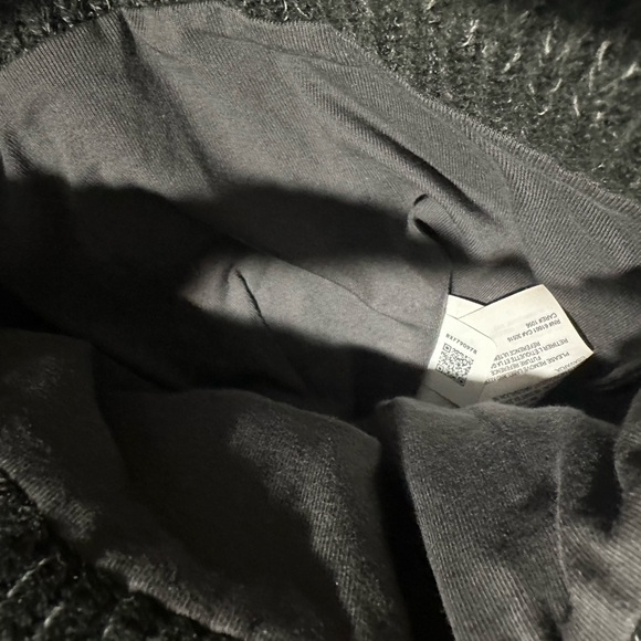 The North Face Box logo cuffed beanie in grey - Picture 2 of 2